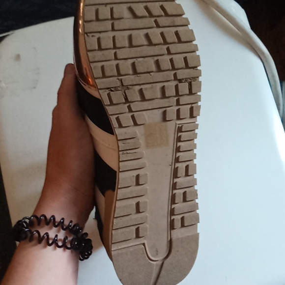 Steve Madden rose gold sneaker sandals - Picture 4 of 8